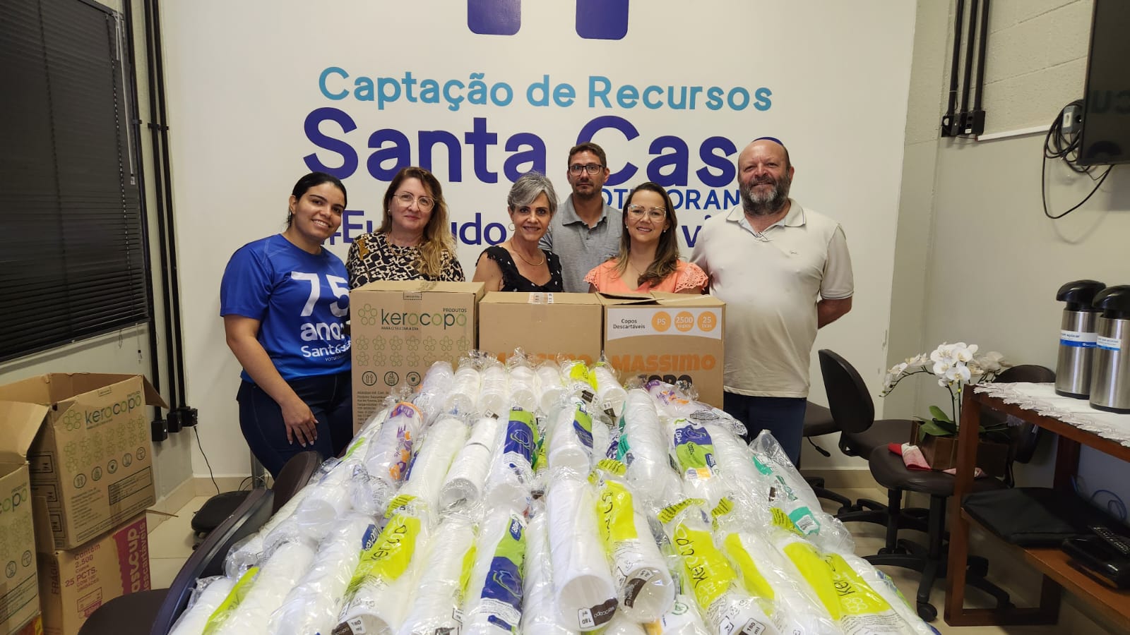 Santa Casa de Votuporanga recebe doação das Escolas Municipais de Parisi