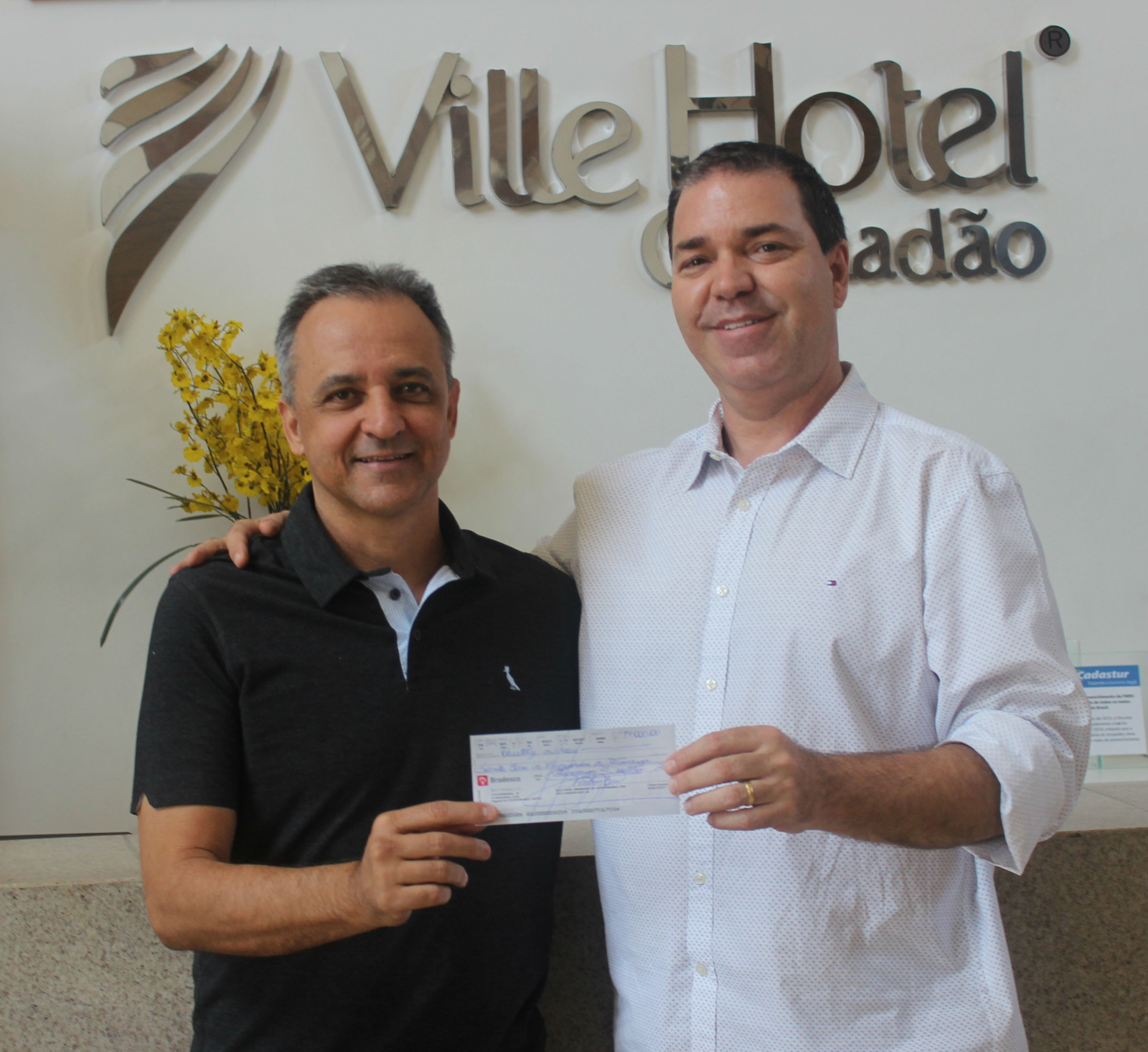 Ville Hotel Gramadão destina R$14 mil para Santa Casa