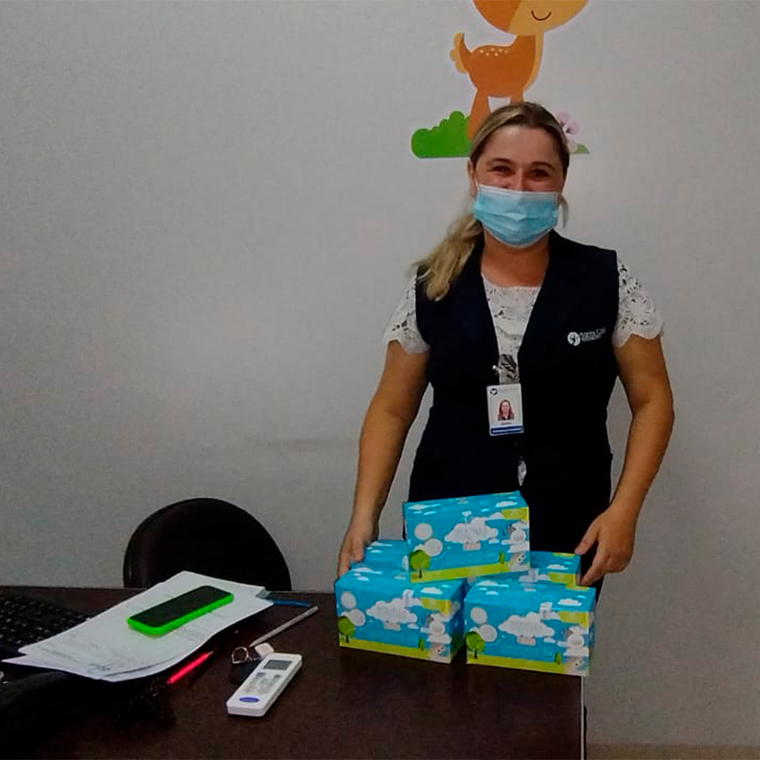 Escola Kindergarden entrega 125 máscaras infantis para Santa Casa