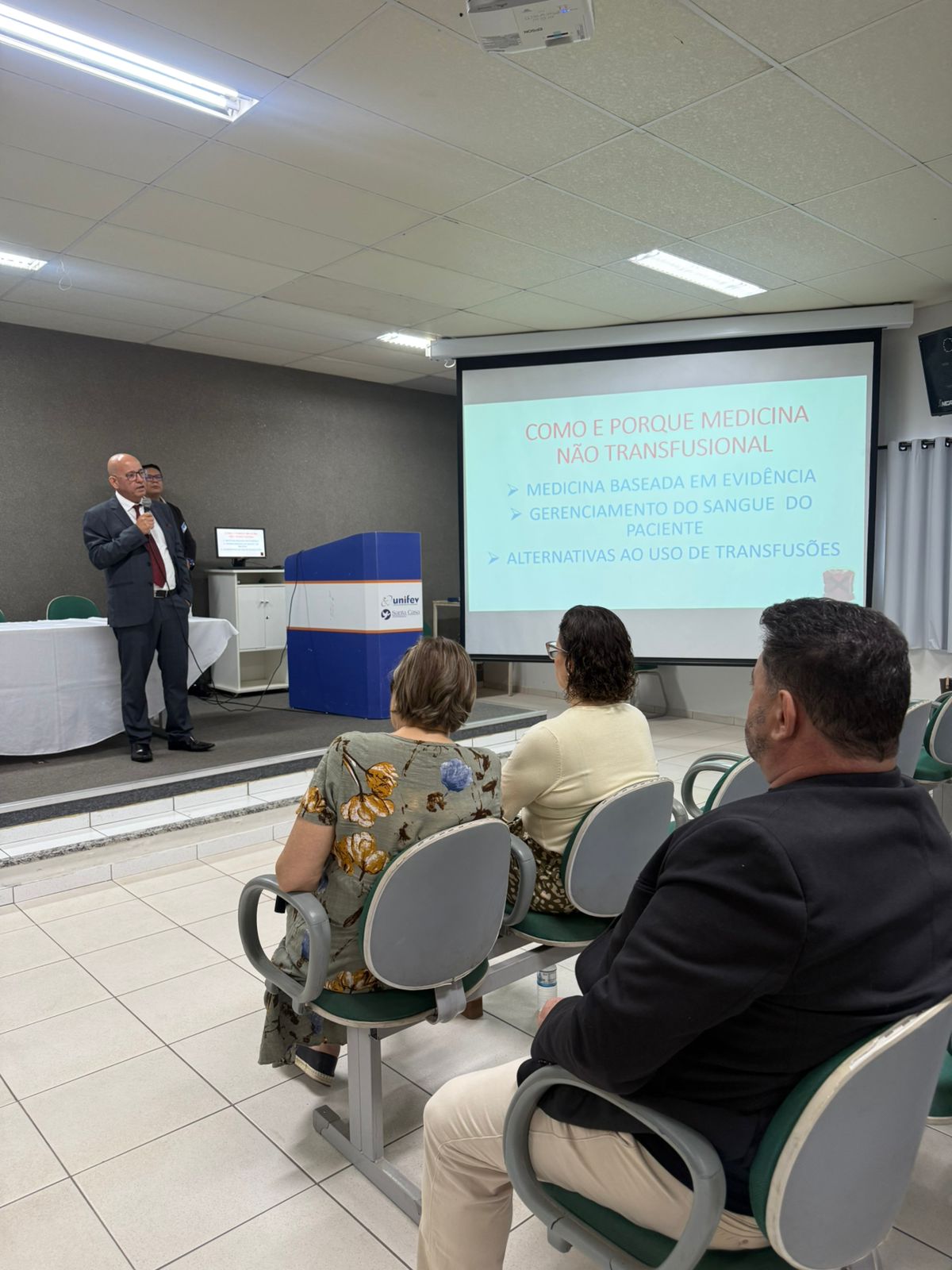 Santa Casa de Votuporanga fortalece cuidado humanizado com treinamento sobre cirurgia sem transfusão de sangue