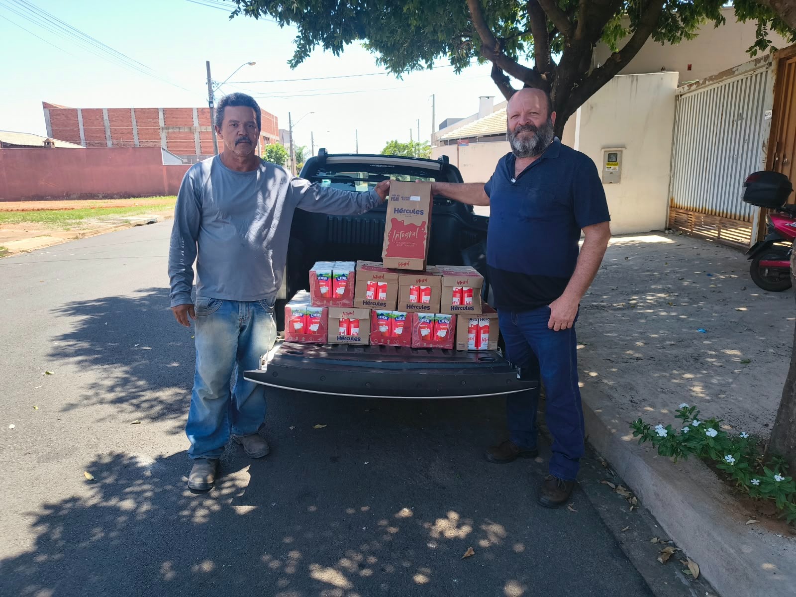 Quando ajudar vira tradição: Santa Casa recebe doação de leite