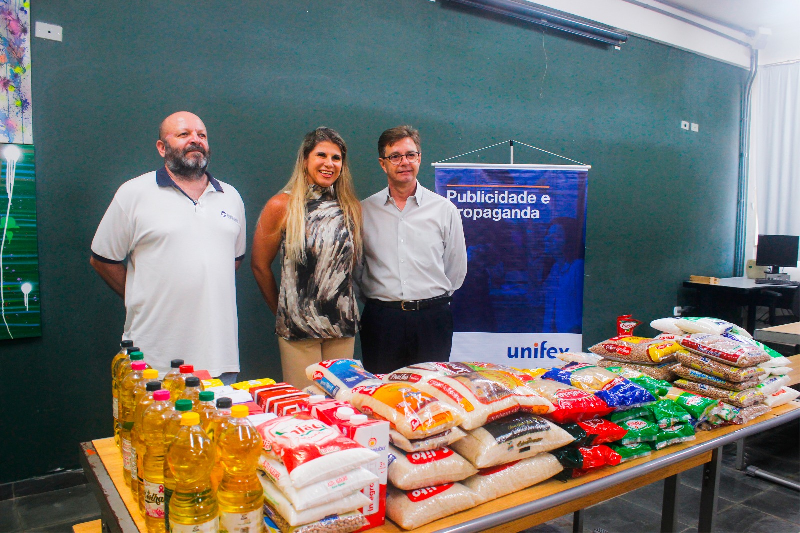 Unifev destina 120 quilos de alimentos para a Santa Casa