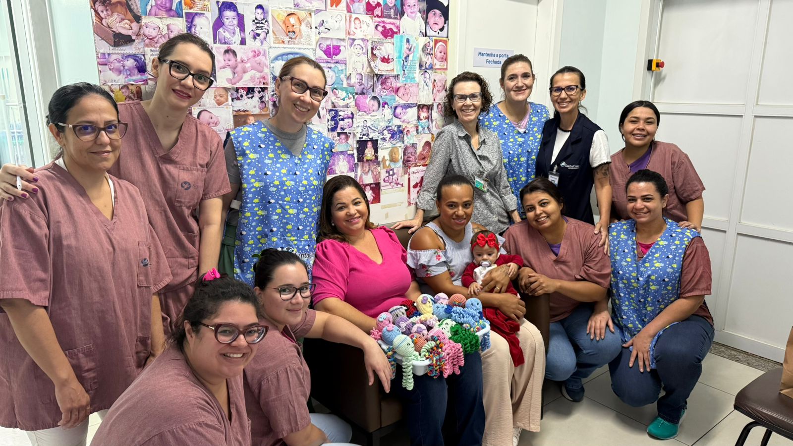 UTI Neonatal da Santa Casa de Votuporanga recebe doação de polvinhos de crochê para bebês prematuros 