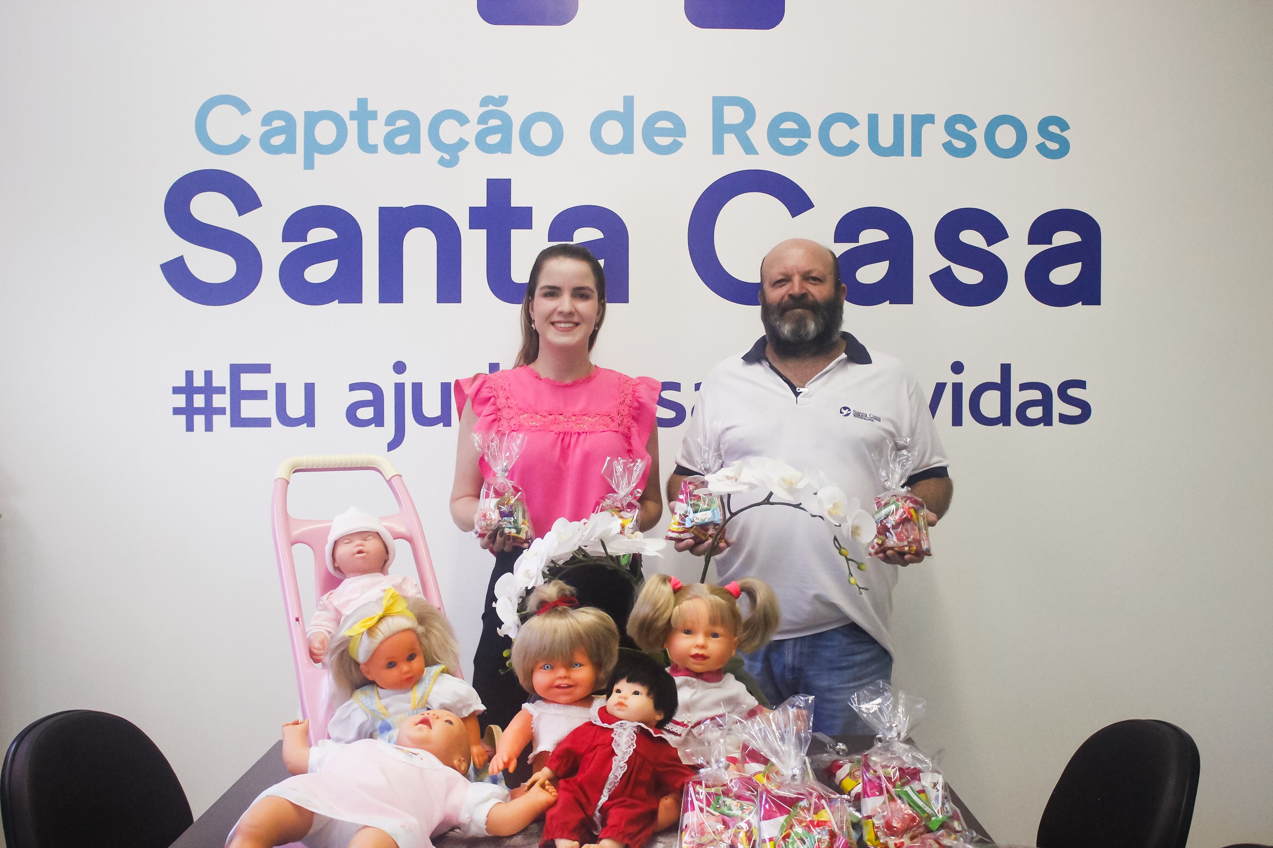 Colaboradora da Santa Casa faz alegria da Pediatria